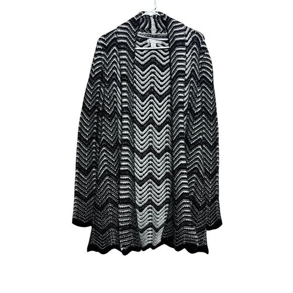Laura Ashley Sweaters - Laura Ashley Black White Chevron Knit Cardigan Size M Metallic Accents